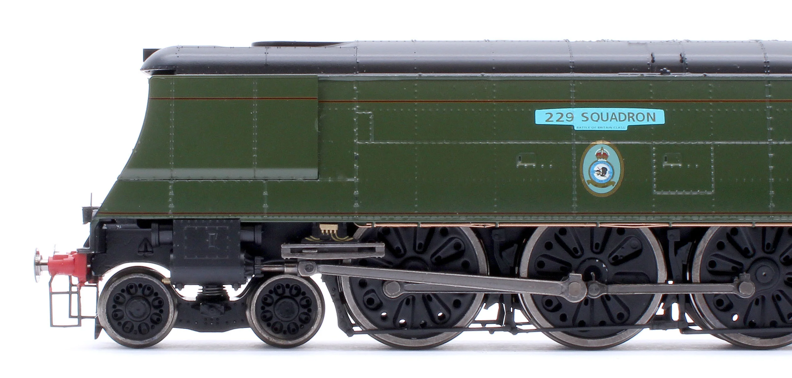 Black Label Battle of Britain 229 Squadron 34063 BR Green Early Crest Steam Locomotive - DCC Sound & Smoke - Image 7