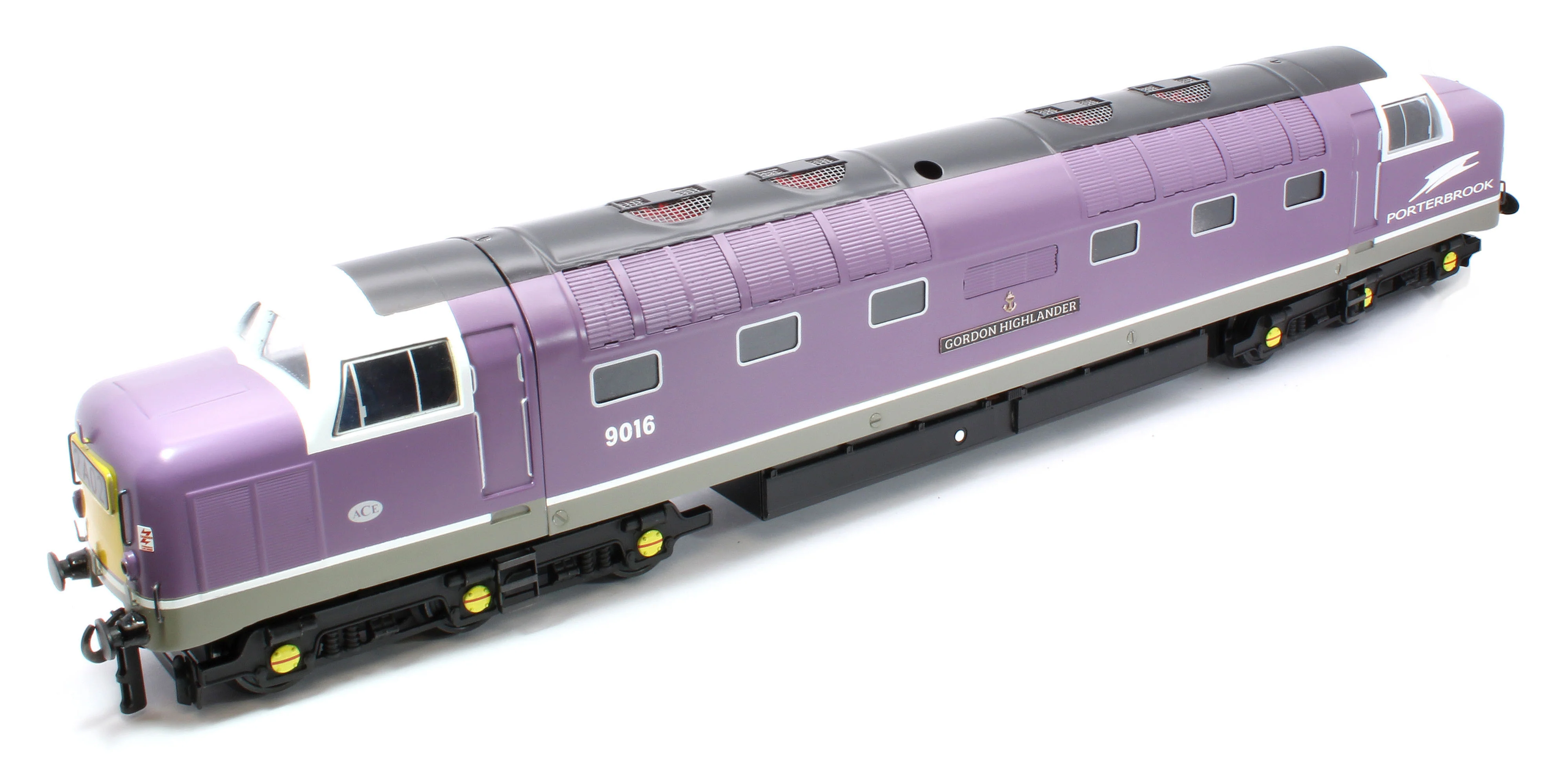 E/41-D Class 55 English Electric Deltic "Gordon Highlander" Porterbrook Purple No. 9016 Diesel Locomotive - Image 10