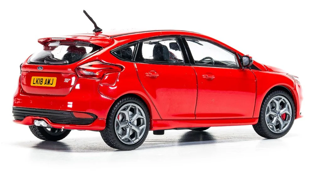 VA15303 Ford Focus Mk3 ST, Race Red - Image 2