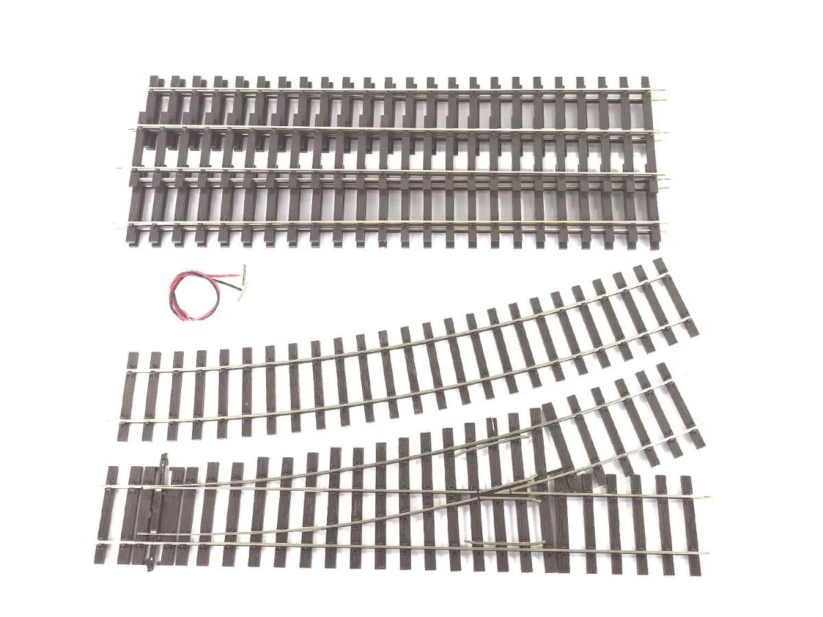 GM7000104 Class 09 Station Pilot Premium Train Set - Image 15
