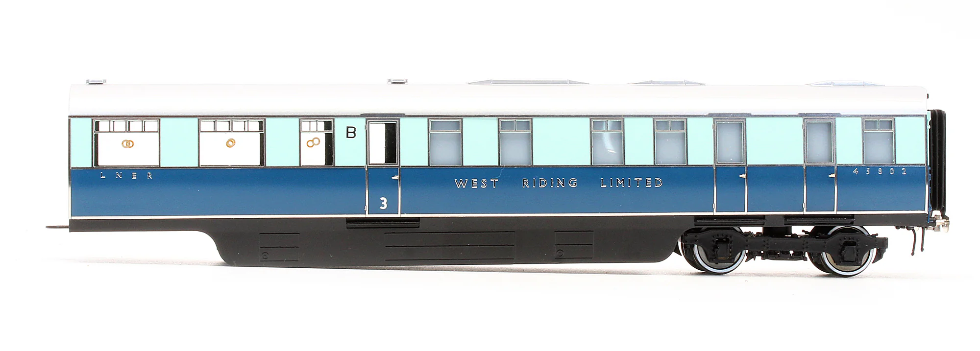 Pre-Owned LNER West Riding Limited Articulated Brake Third Coach A No.45801 & Kitchen Third Coach B No.45802 - Image 6