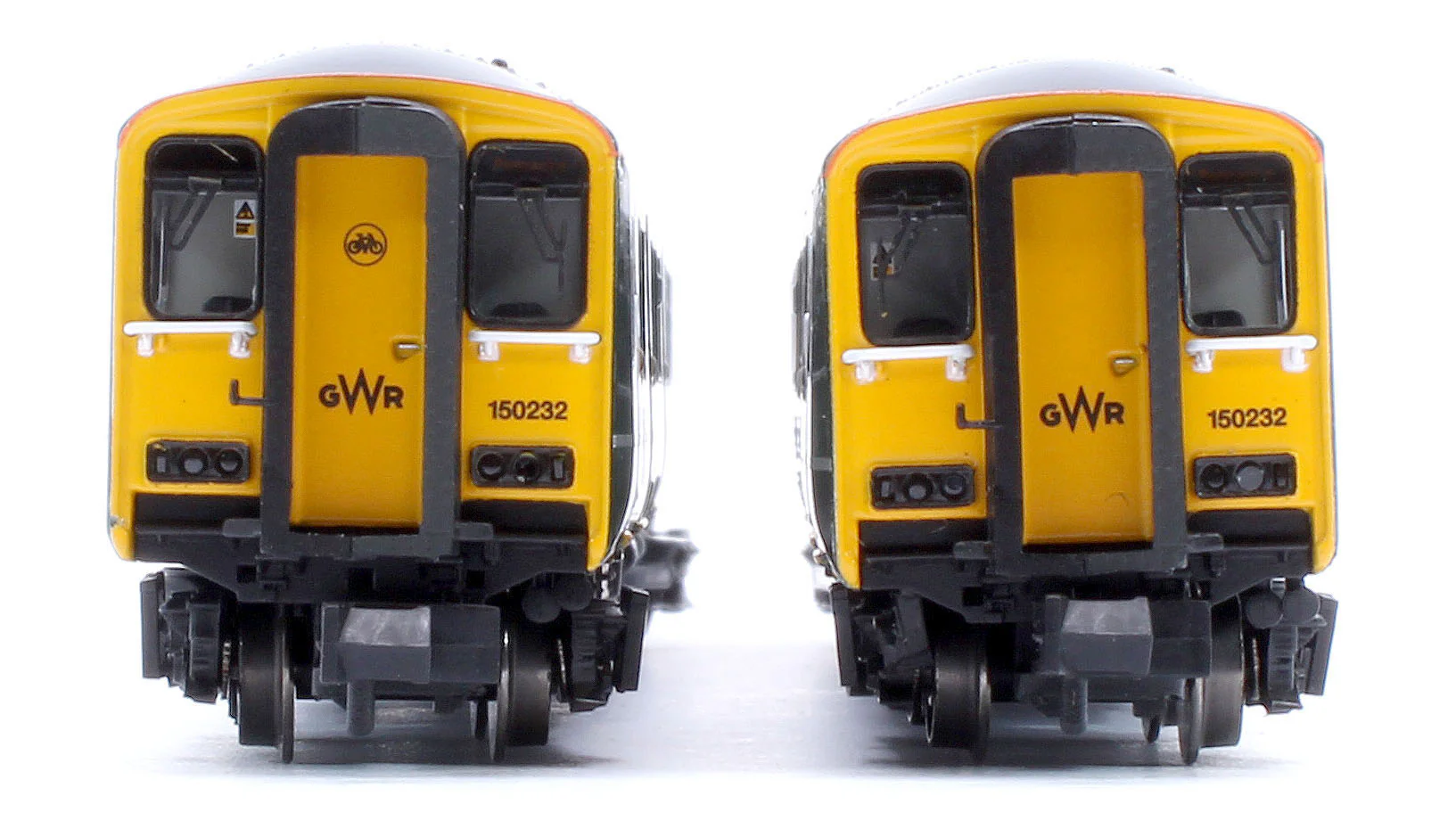 Class 150/2 2-Car DMU 150232 GWR Green (FirstGroup) - DCC Sound - Image 13