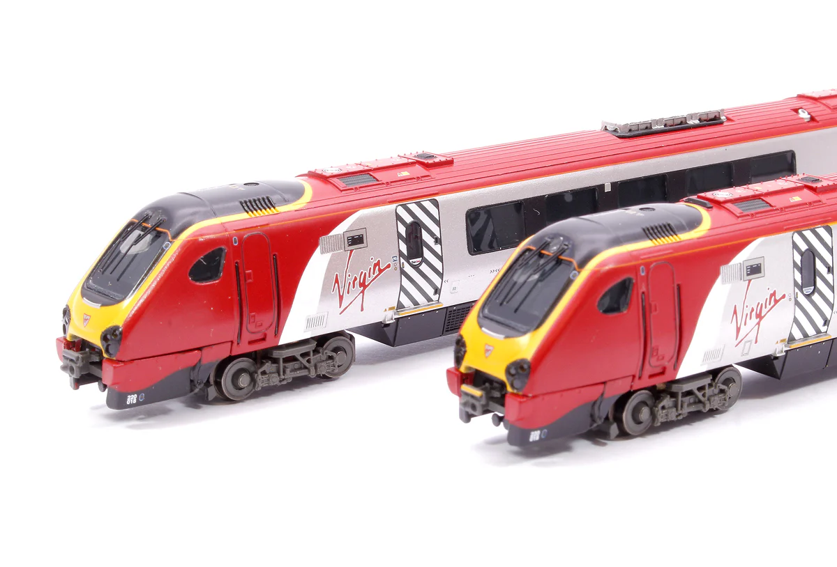 Class 220 4-Car DEMU 220018 'Dorset Voyager' Virgin Trains (Revised) - Image 12