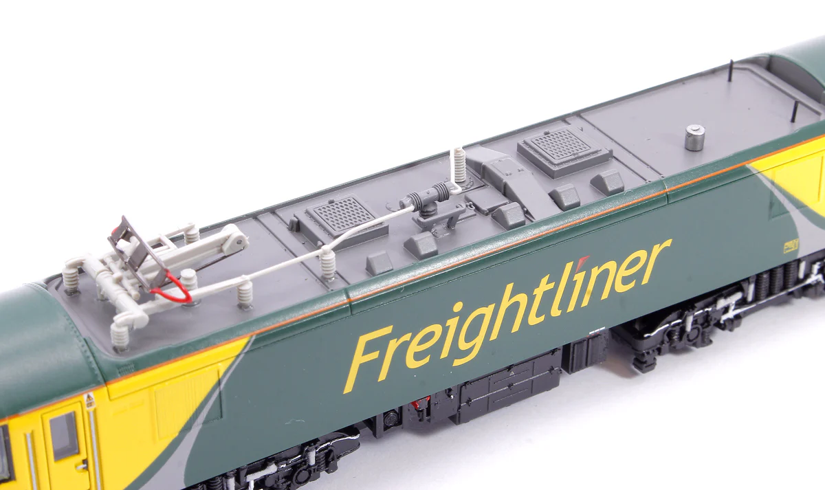 Class 90/0 90042 Freightliner 'PowerHaul' No. 90042 Electric Locomotive - Image 11