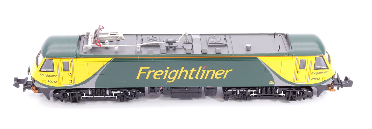 Class 90/0 90042 Freightliner 'PowerHaul' No. 90042 Electric Locomotive - Image 12