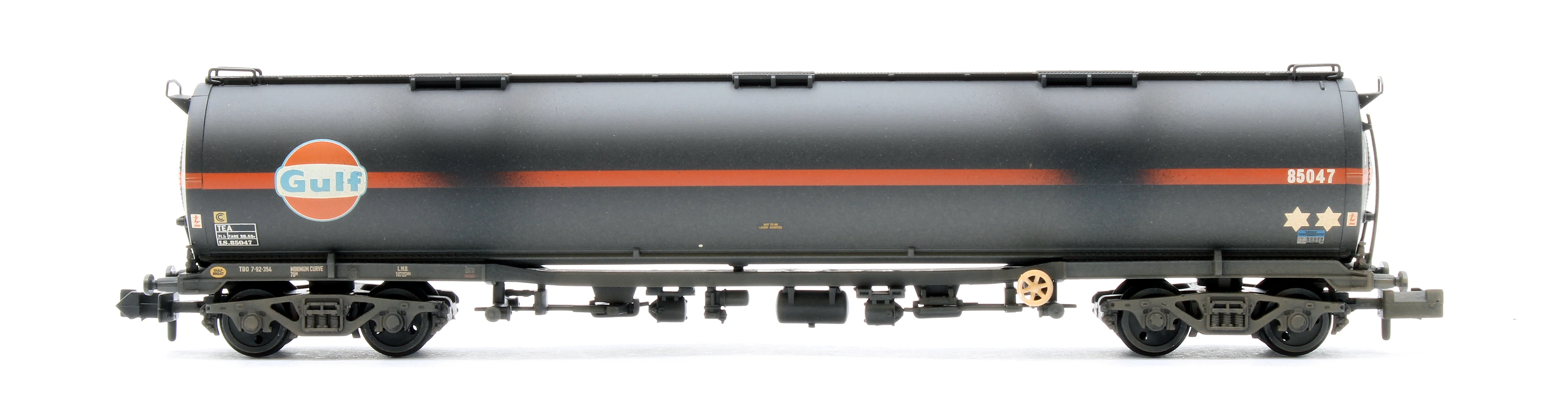 BR 102T TEA Bogie Tank Wagon 'Gulf' Black No. 85047 - Weathered - Image 3
