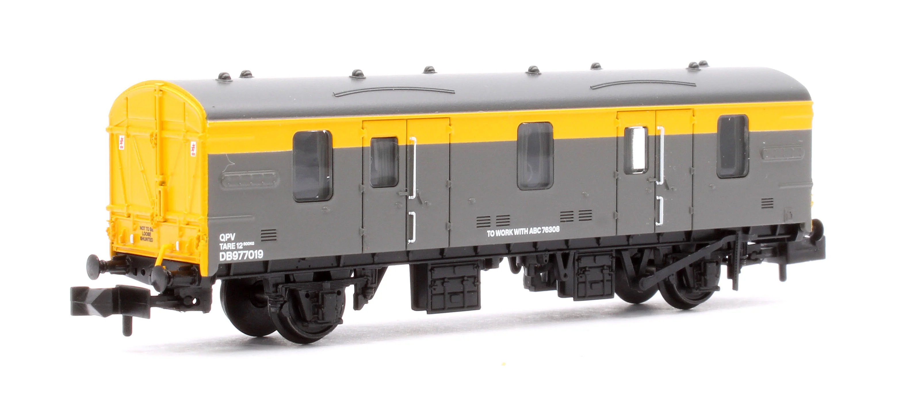 374-645 BR Mk1 QPV (Ex-CCT) Covered Carriage Truck BR Engineers Grey & Yellow No.DB977019 - Image 3