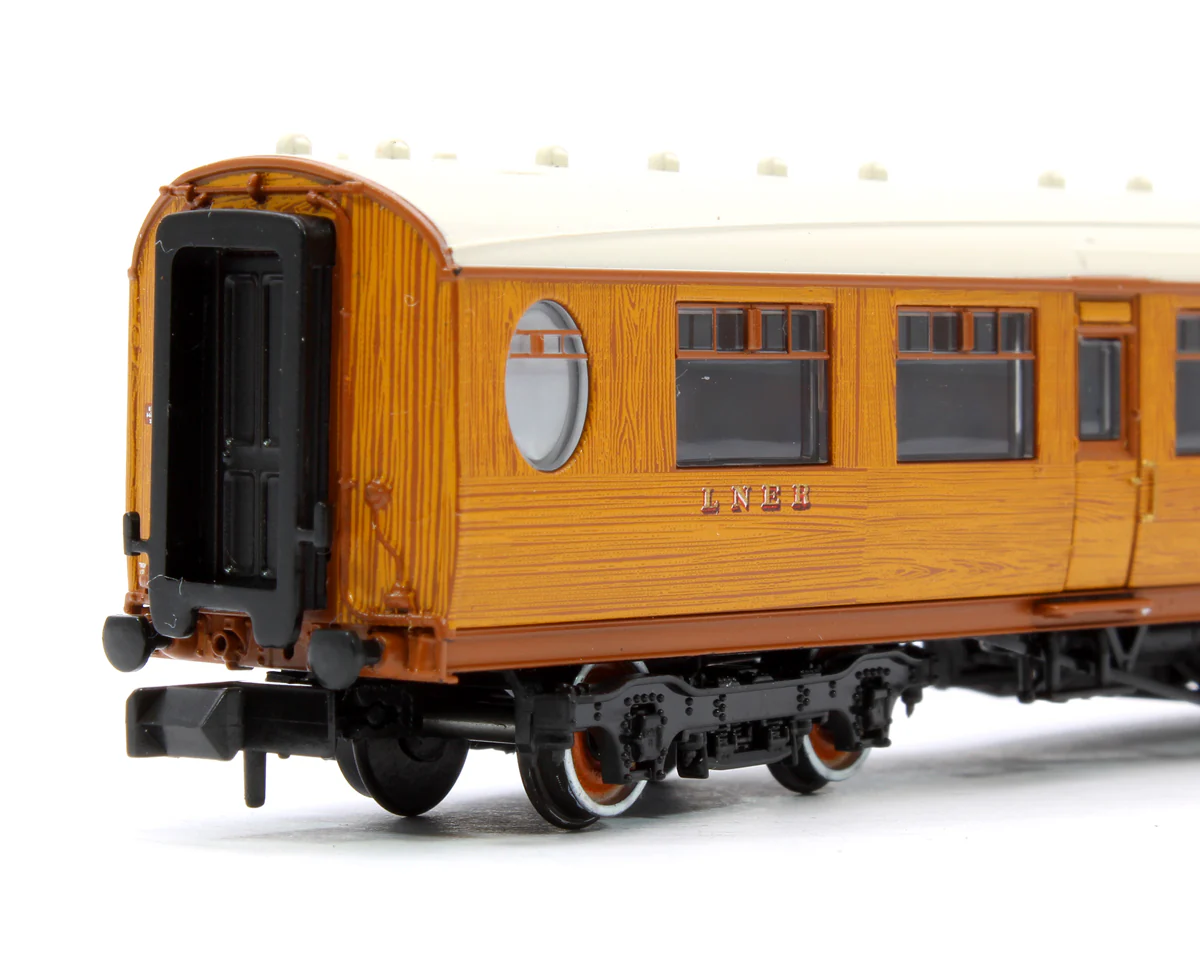 LNER Thompson Third Corridor LNER Teak Effect 1452 - Image 4