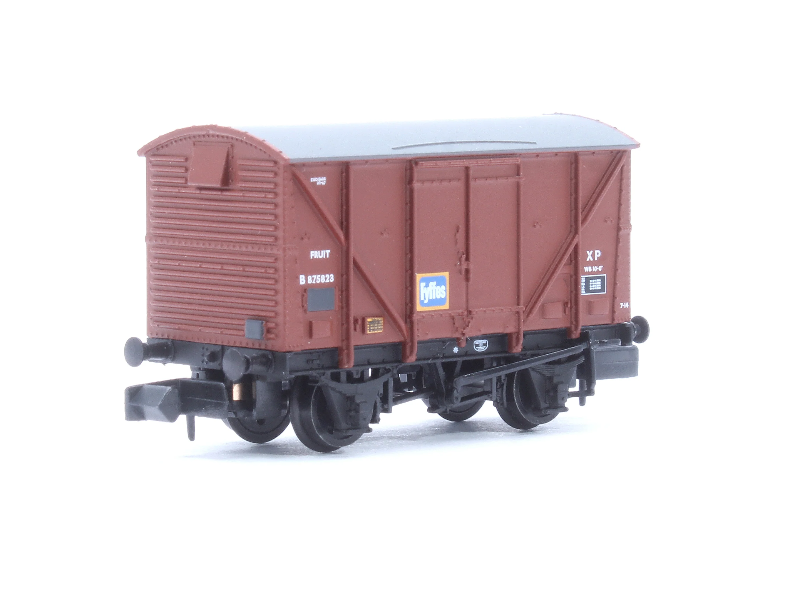 BR 12T Plywood Fruit Van BR Bauxite (Late) 'Fyffes' No.B875823 - Image 3