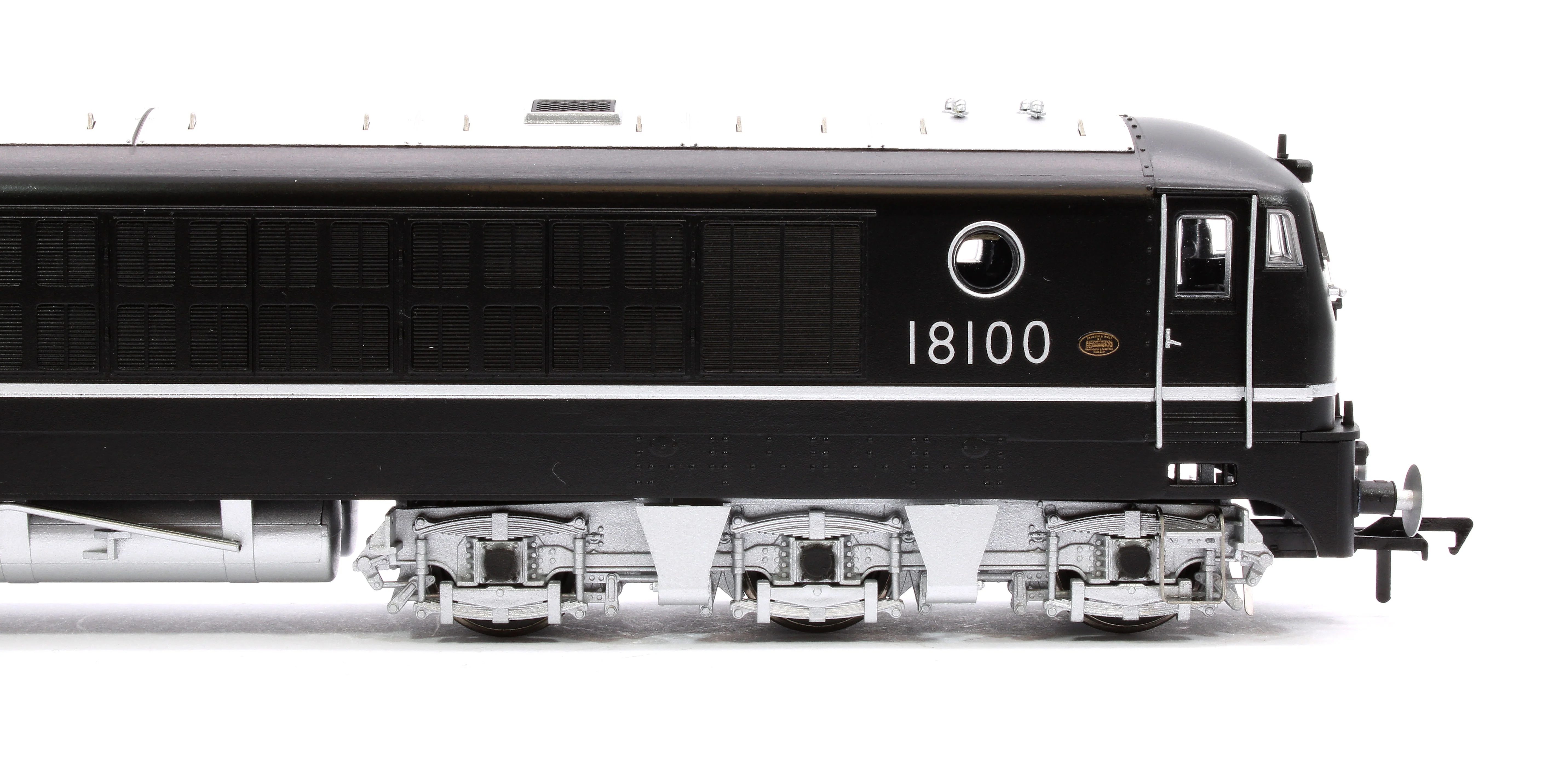 1810 BR Gas Turbine 18100 Class in BR Black with Silver Trim (As Built 1951) Locomotive - Image 8