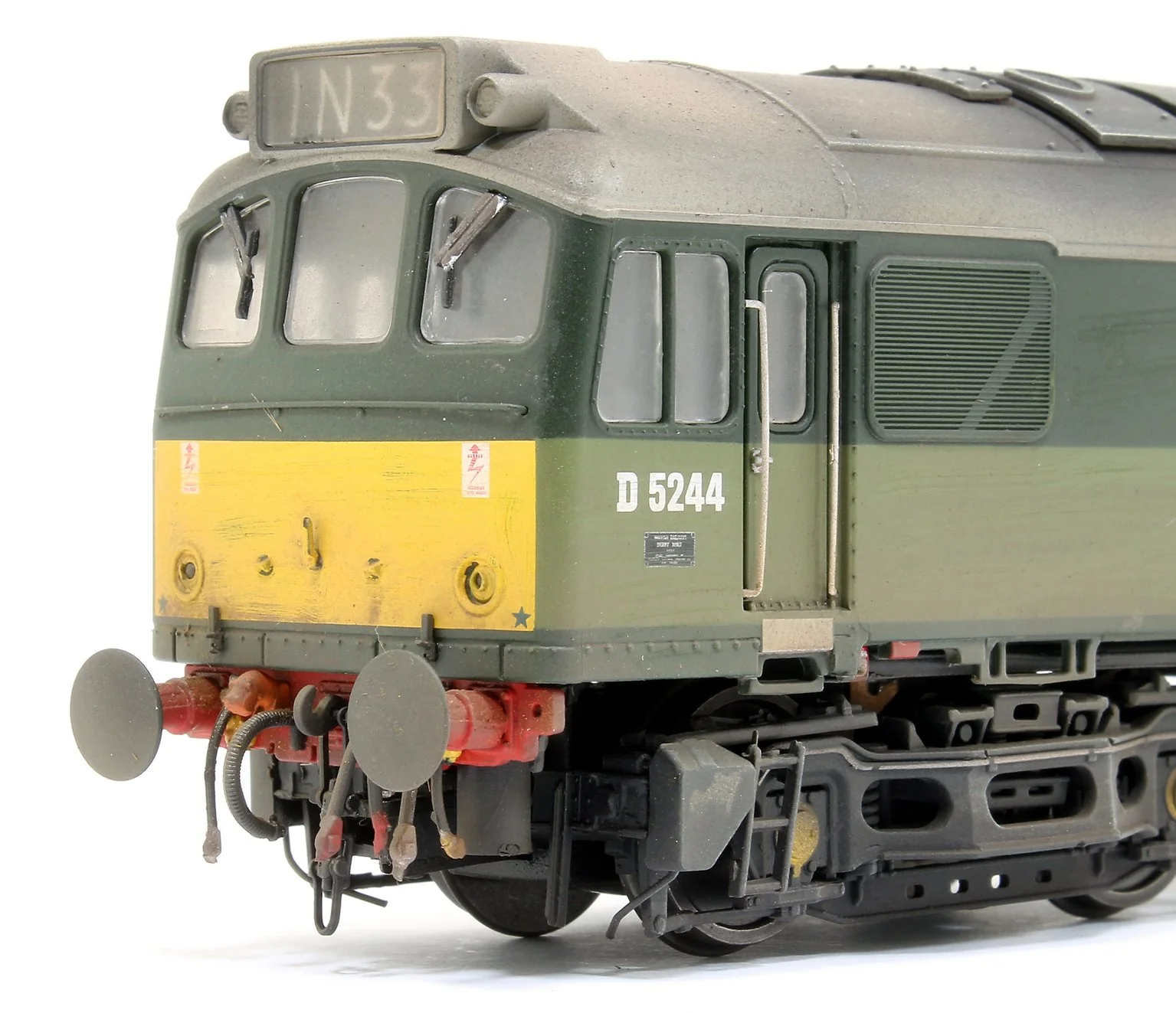 Class 25/3 - D5244 BR Two tone Green with small yellow panels Diesel Locomotive - Weathered - Image 3