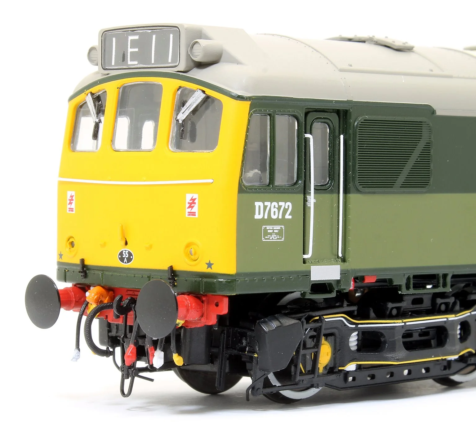 Class 25/3 - D7672 'Tamworth Castle' BR Special Two-Tone Green Diesel Locomotive - Image 3