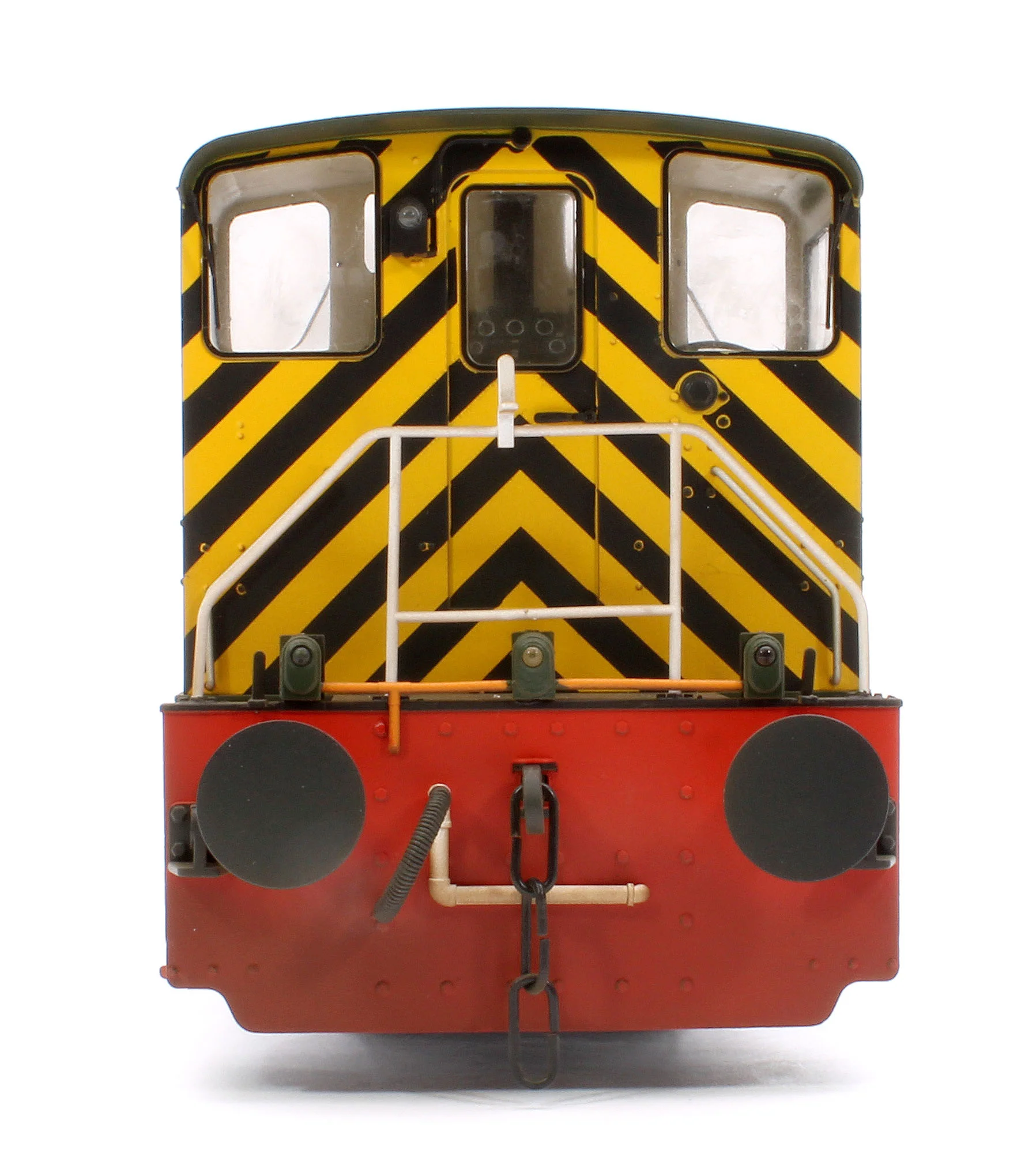 Class 02 BR Green 02004 (Wasp Stripes, no BR logo) Diesel Locomotive - Weathered - Image 8