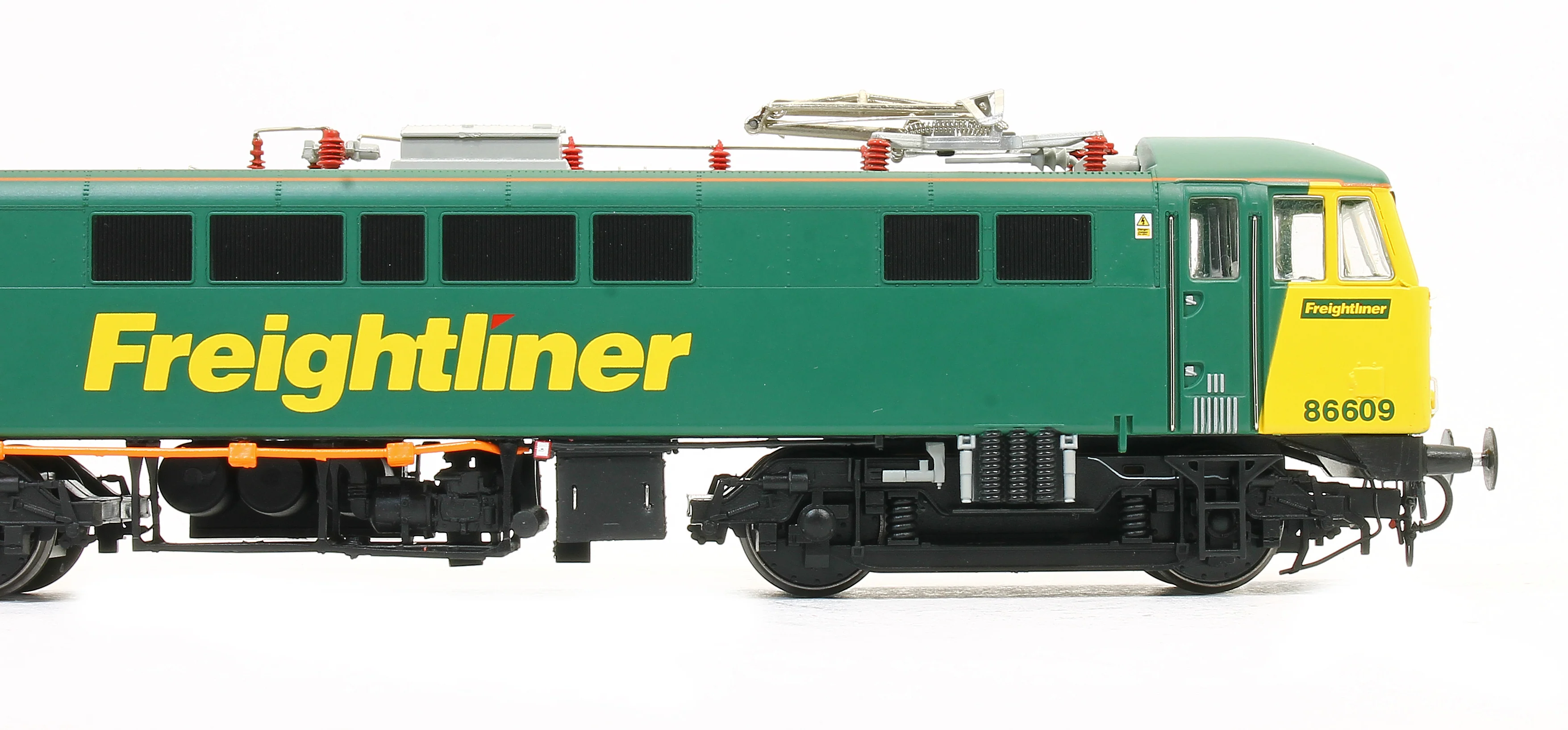 Class 86 609 Freightliner Green/Yellow Electric Locomotive - Image 3