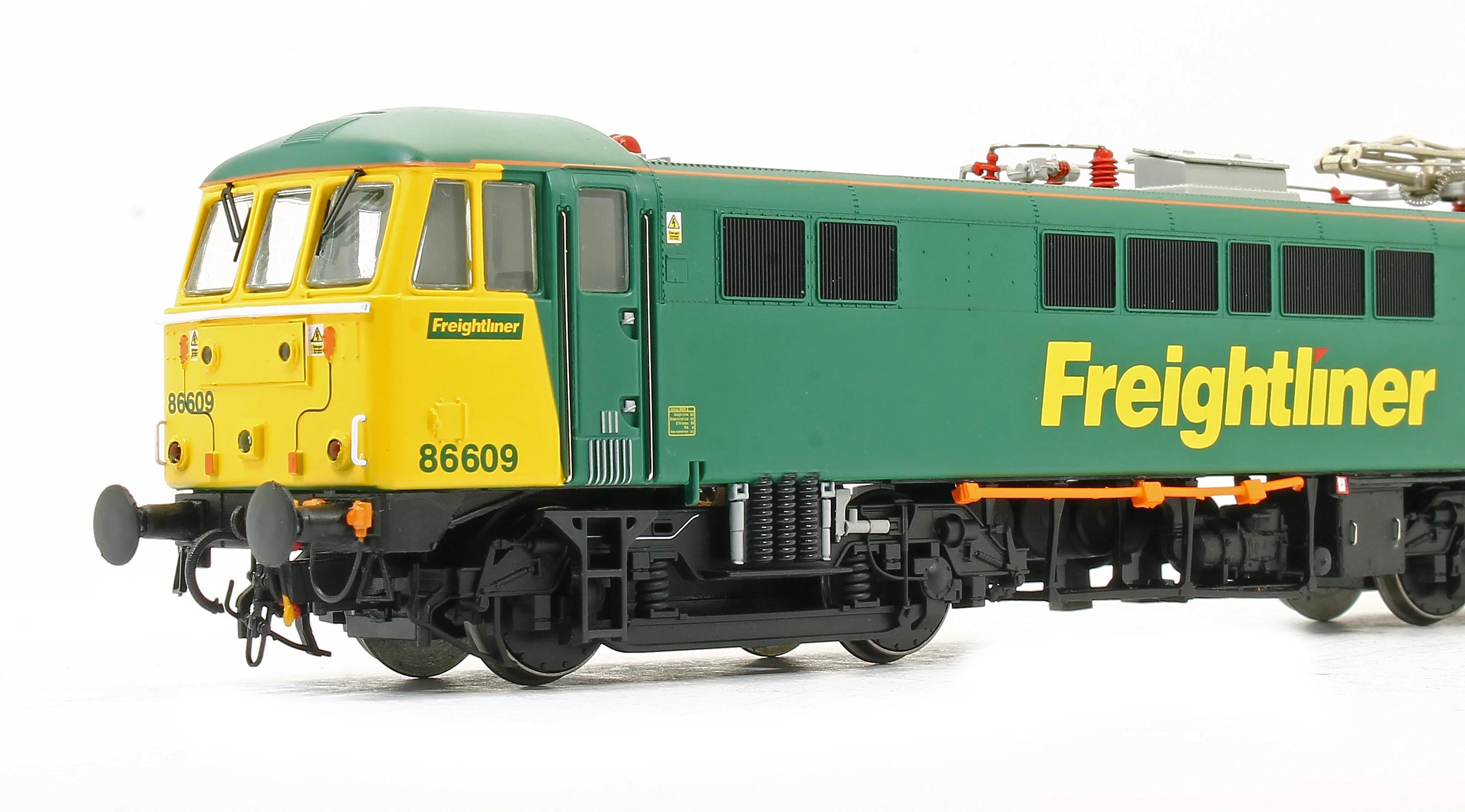 Class 86 609 Freightliner Green/Yellow Electric Locomotive - Image 4