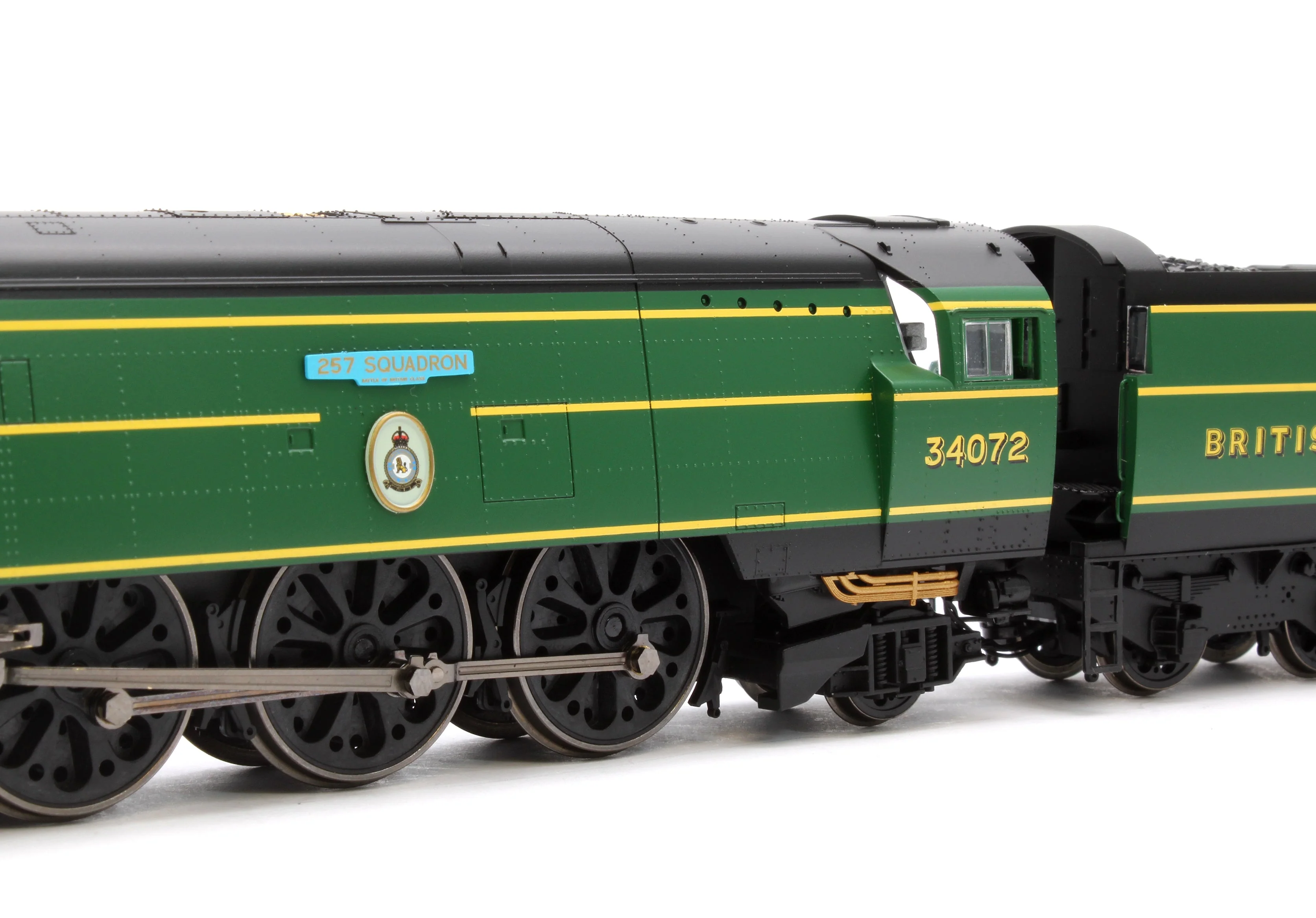 Pre-Owned R30129 Battle of Britain Class 4-6-2 34072 "257 Squadron" SR Malachite Green Steam Locomotive - DCC Fitted - Image 8