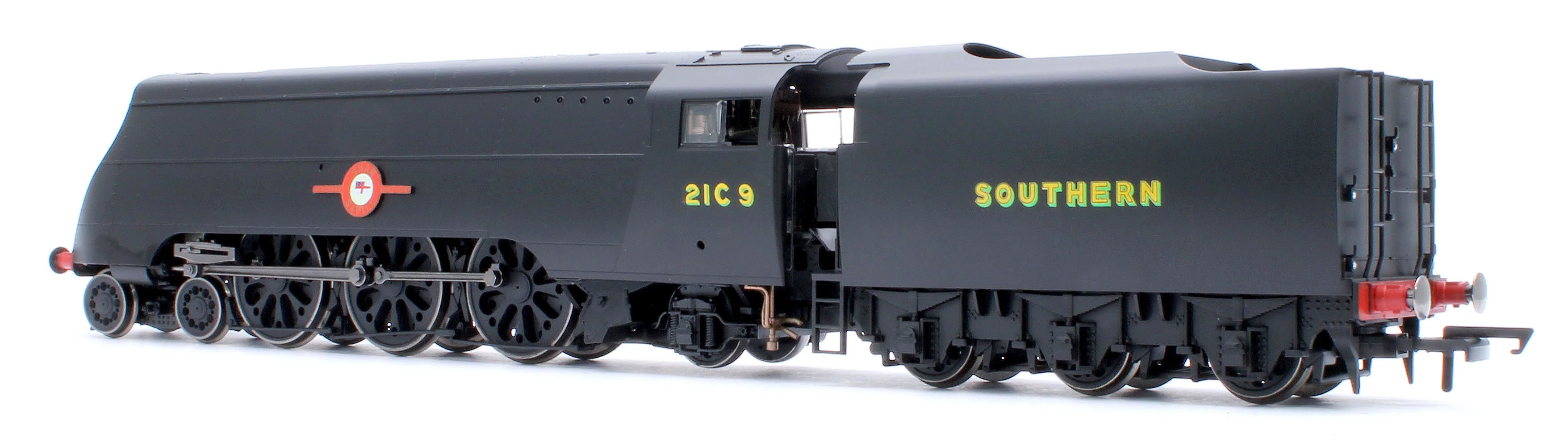 SR Merchant Navy Class 4-6-2 No.21C9 'Shaw Savill' (WWII 80th Anniversary Collection) Steam Locomotive - Image 3