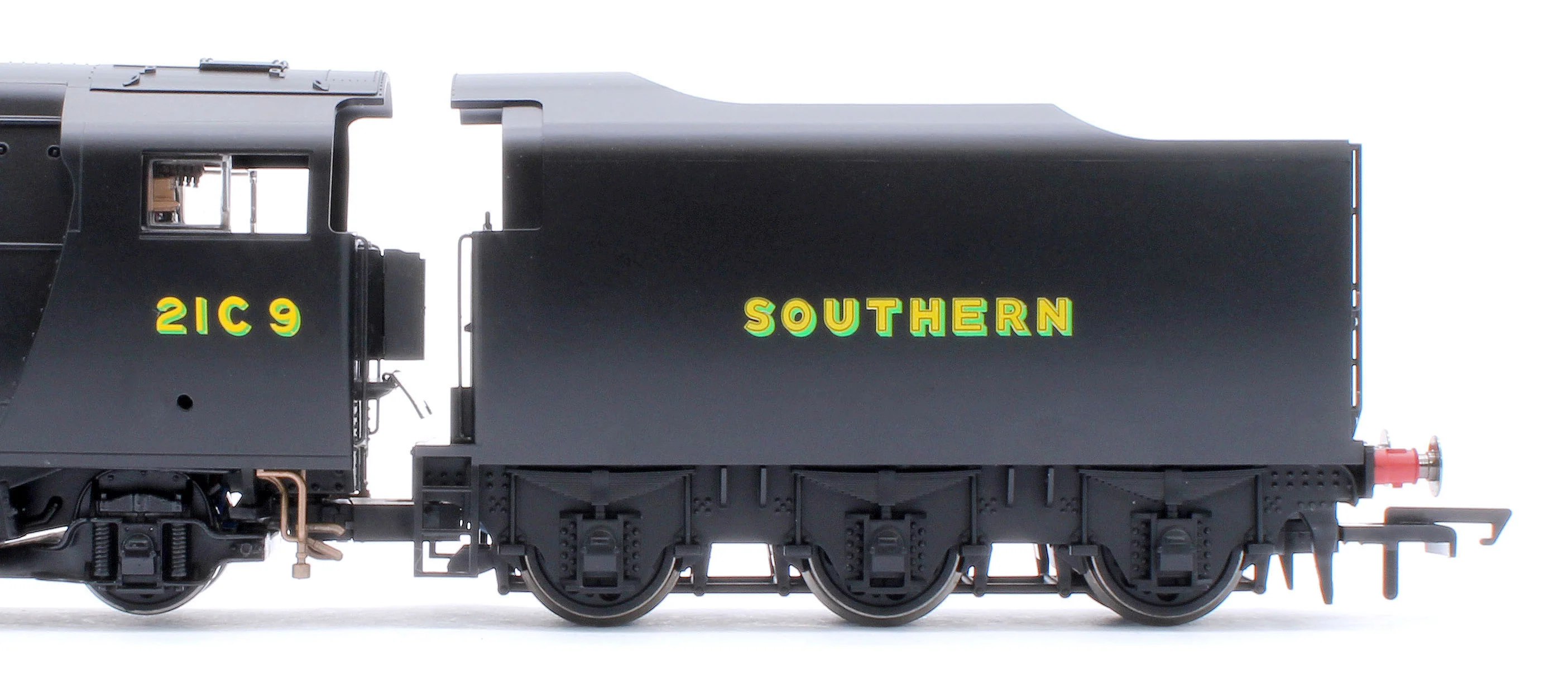 SR Merchant Navy Class 4-6-2 No.21C9 'Shaw Savill' (WWII 80th Anniversary Collection) Steam Locomotive - Image 8
