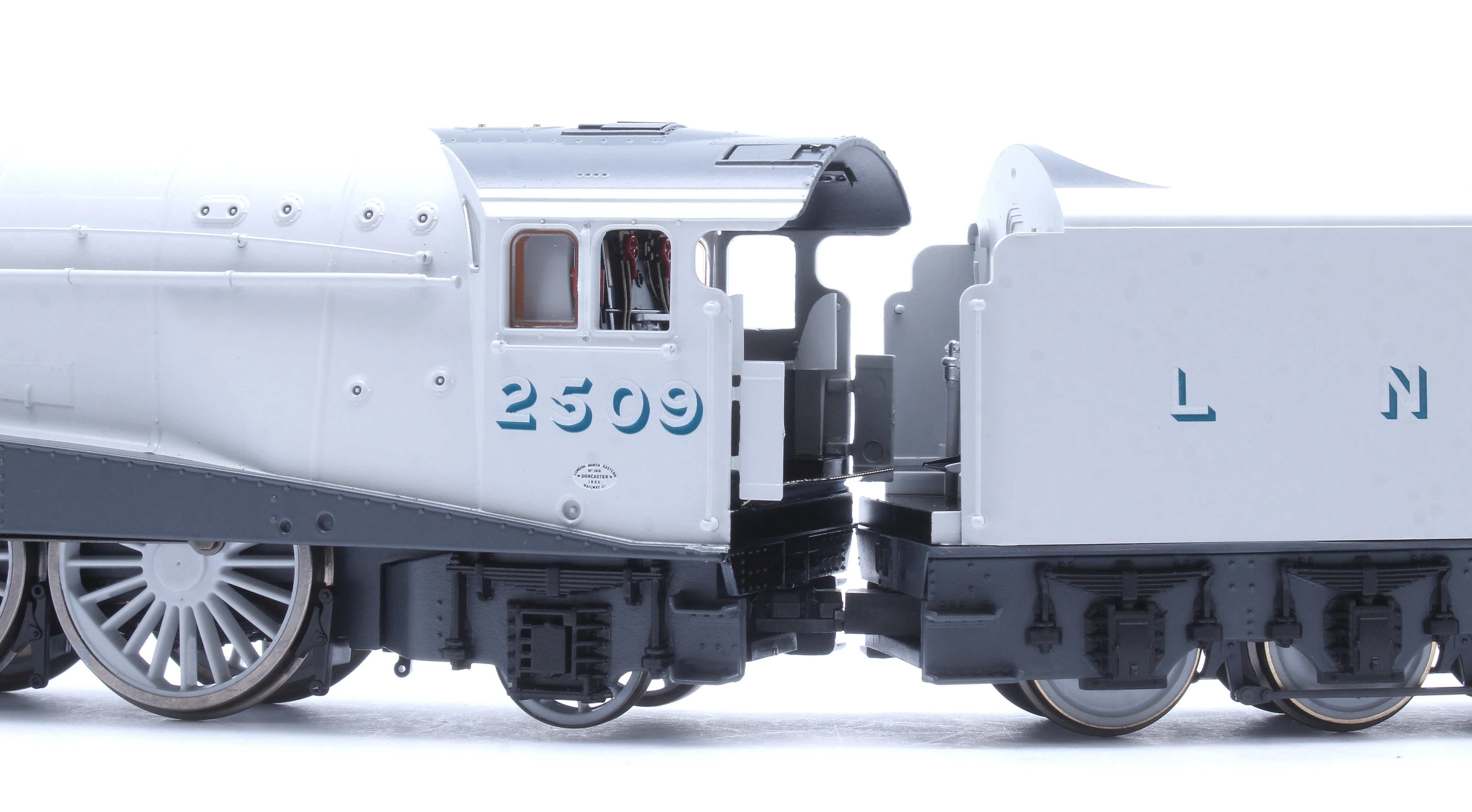 Pre-Owned R30456 Hornby Dublo Class A4 4-6-2 LNER No.2509 'Silver Link' (90th Anniversary Collection) Steam Locomotive - Image 7