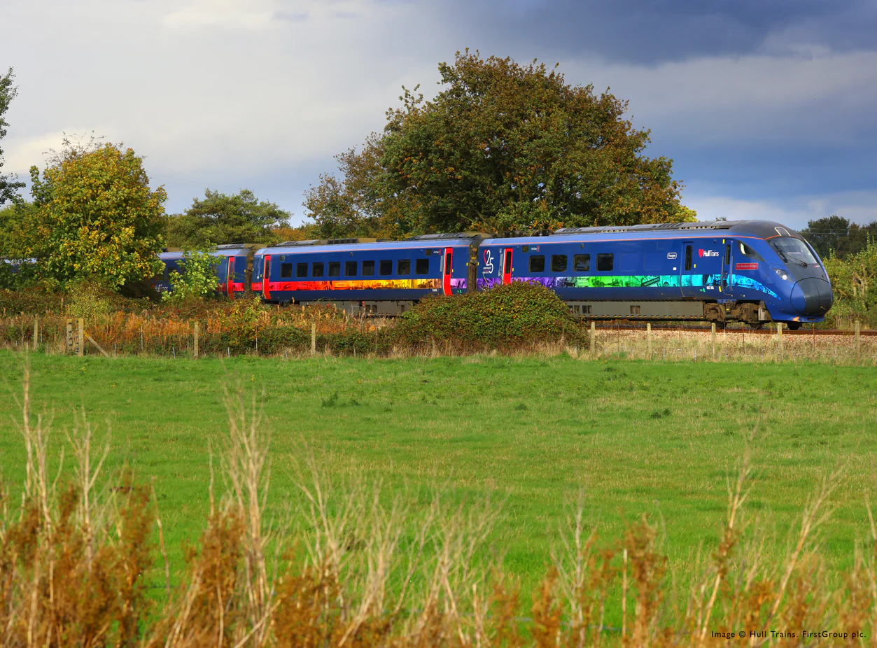 Class 802 'Paragon' EMU Hull Trains 5 Car Train Pack - 802301 'Amy Johnson'