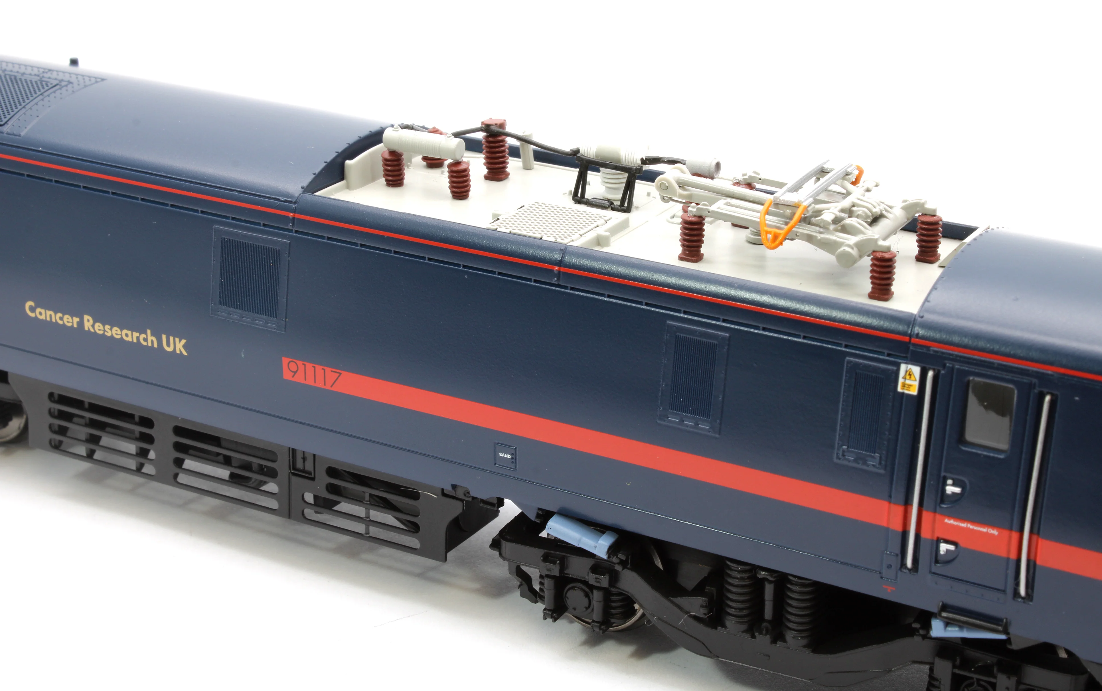 Class 91 91117 Bo-Bo "Cancer Research UK" GNER - Electric Locomotive - Image 9