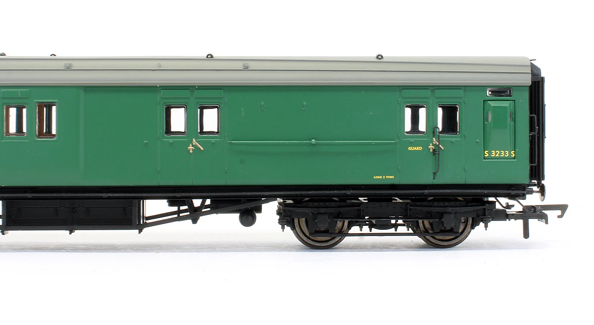 BR (Ex-SR) Maunsell 4 Compartment Brake 2nd Coach 'S 3233 S' - Image 3