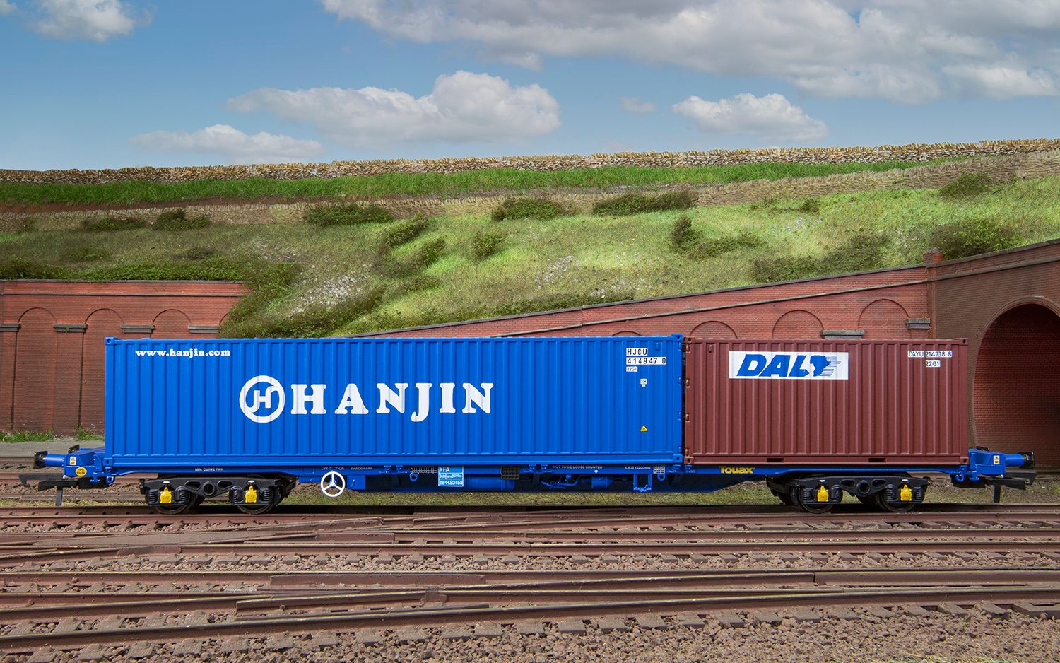 DAL & Hanjin Container Pack 1 x 20' and 1 x 40' Containers - Image 3