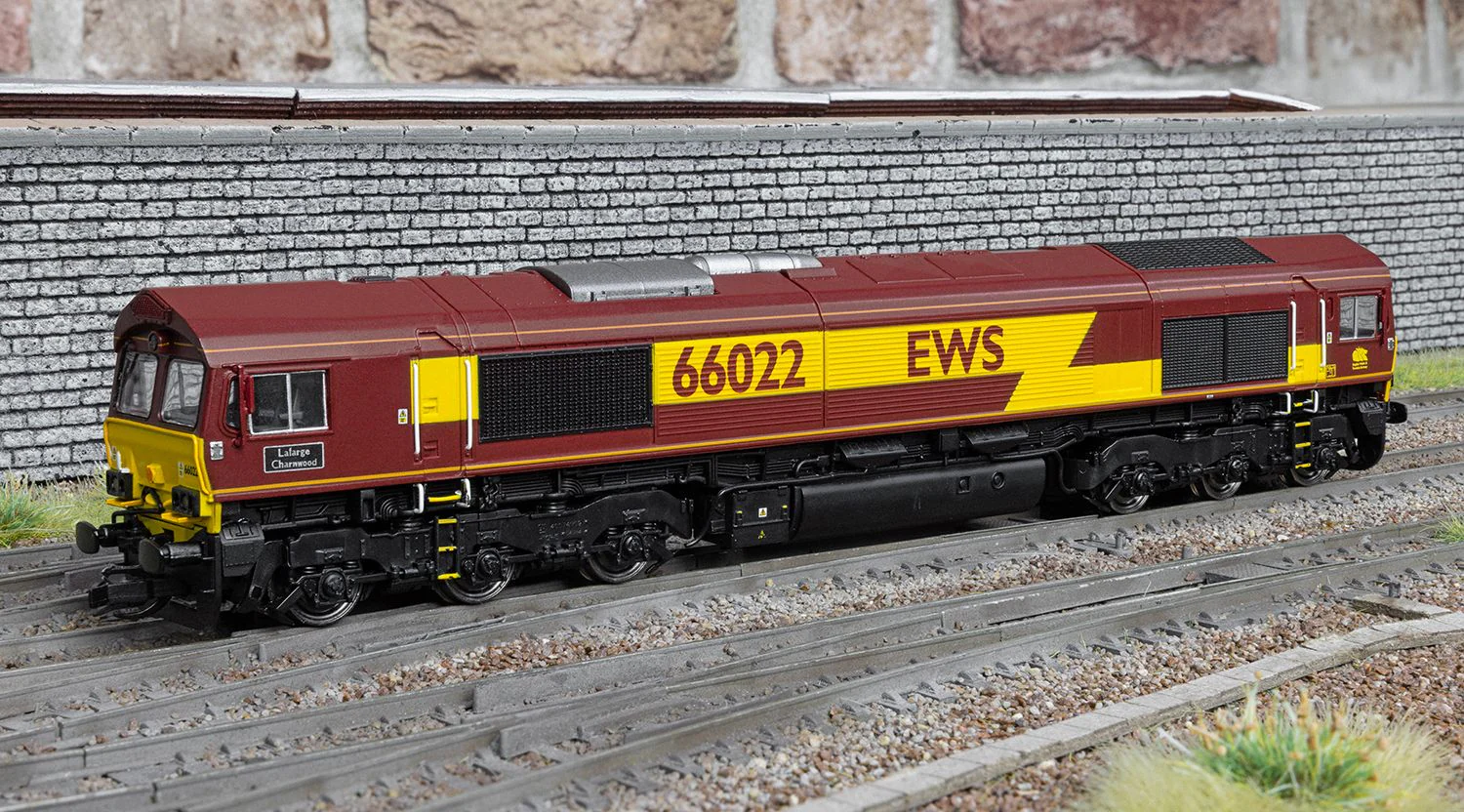 TT3030M EWS Class 66 Lafarge Charnwood 66022 Diesel Locomotive - Image 12