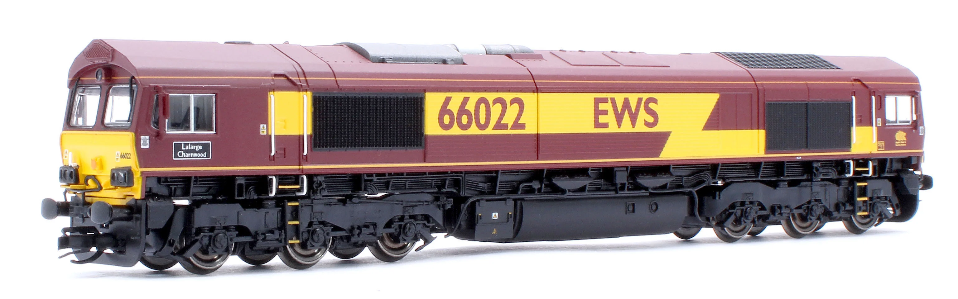 TT3030M EWS Class 66 Lafarge Charnwood 66022 Diesel Locomotive - Image 4