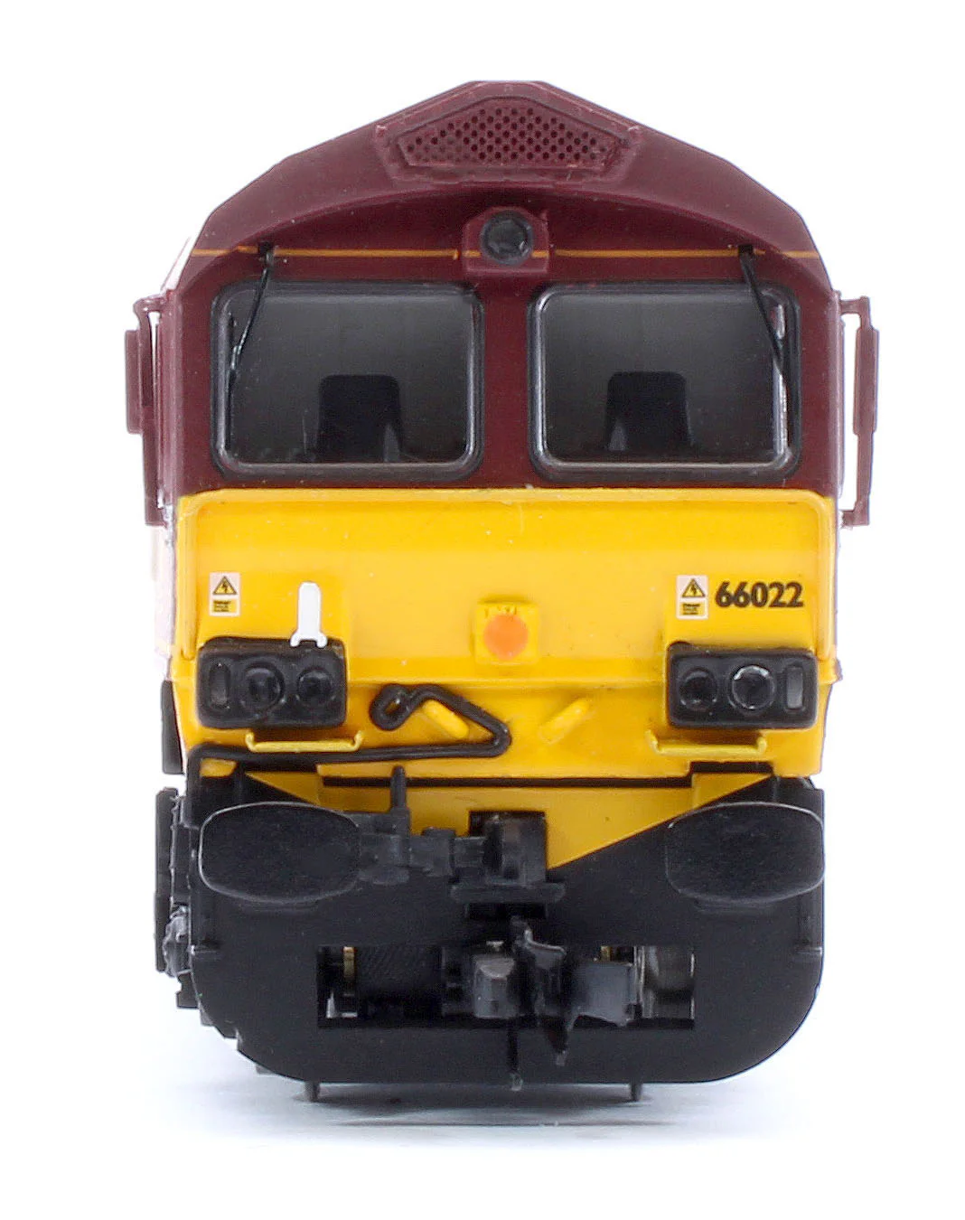 TT3030M EWS Class 66 Lafarge Charnwood 66022 Diesel Locomotive - Image 6