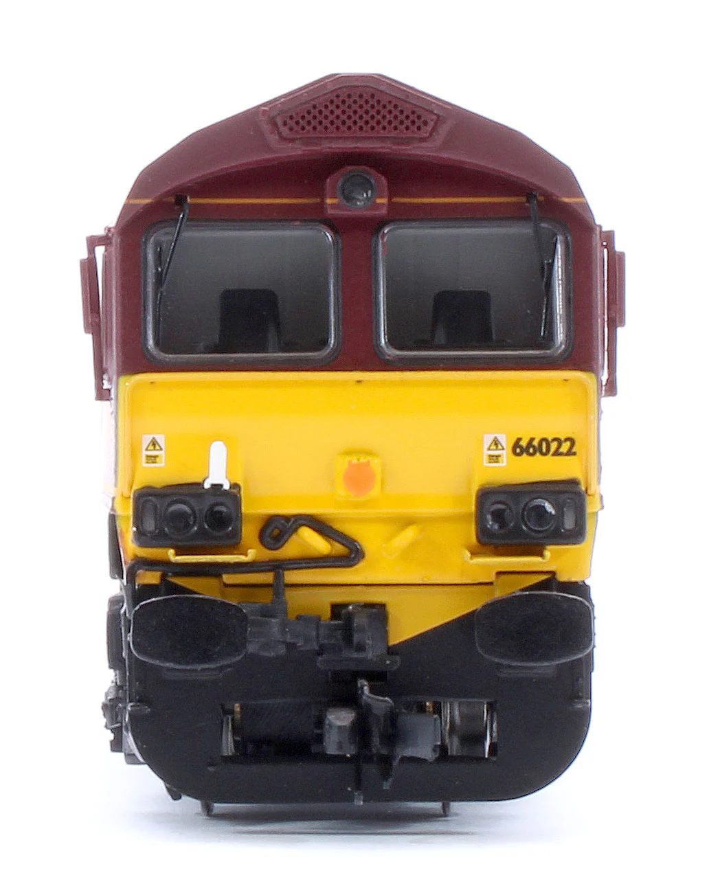 TT3030M EWS Class 66 Lafarge Charnwood 66022 Diesel Locomotive - Image 7