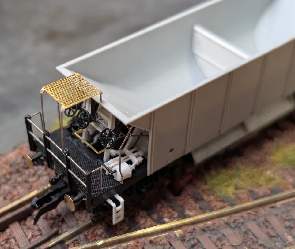TT6067 YGH 'Sealion' Ballast Hopper Departmental Olive Green Triple Pack - Image 5