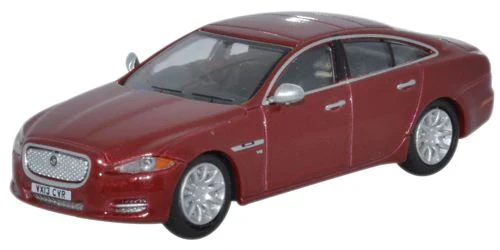 76XJ003 Jaguar XJ Saloon Carnelian Red