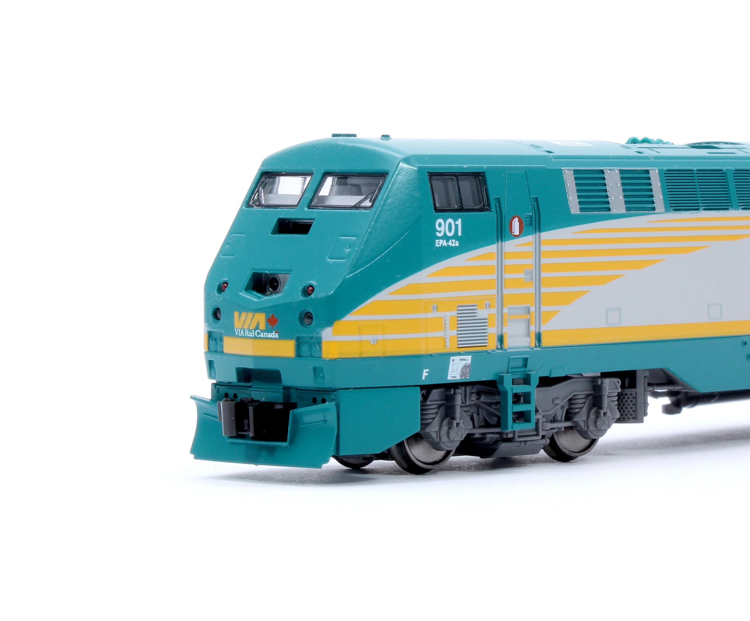 176-6042 GE P42 VIA Rail 901 Diesel Locomotive - Image 6