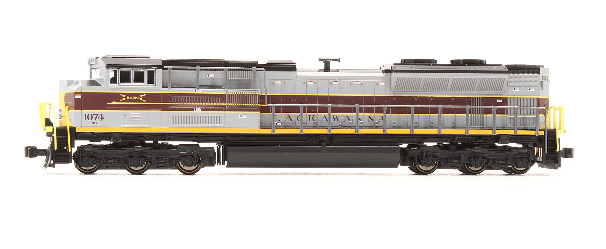 Pre-Owned 176-8503 SD70ACe NS-Lackawanna Diesel Locomotive - Road #1074 - Image 4