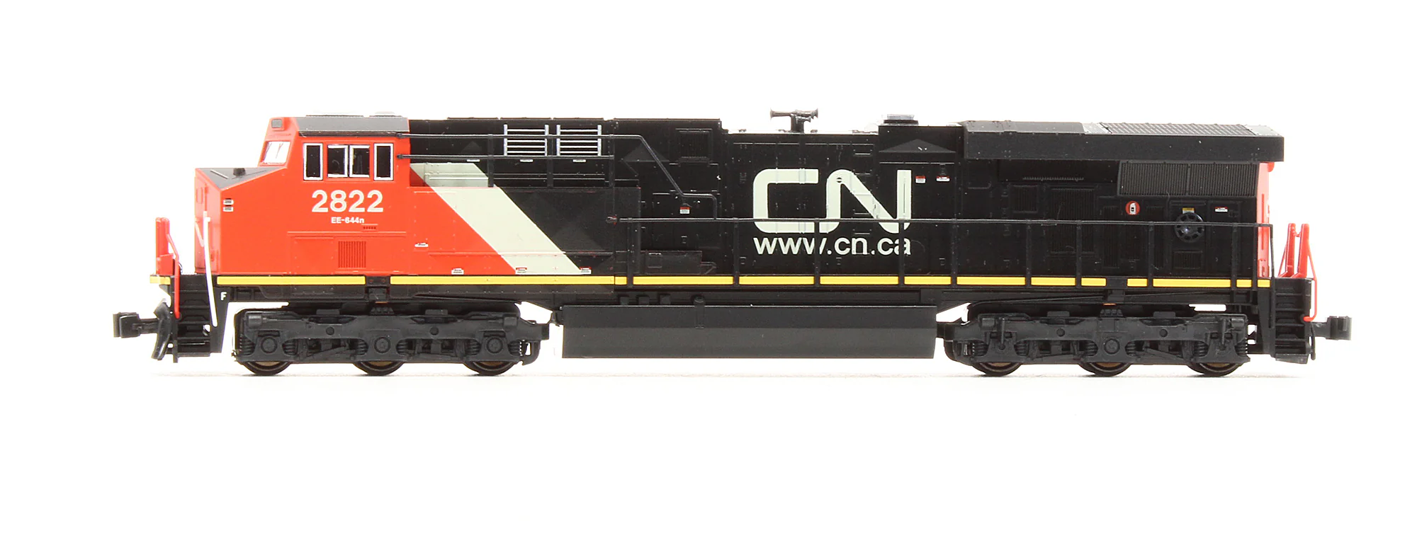 Pre-Owned GE ES44AC Diesel Locomotive Canadian National - Road #2822 - Image 4