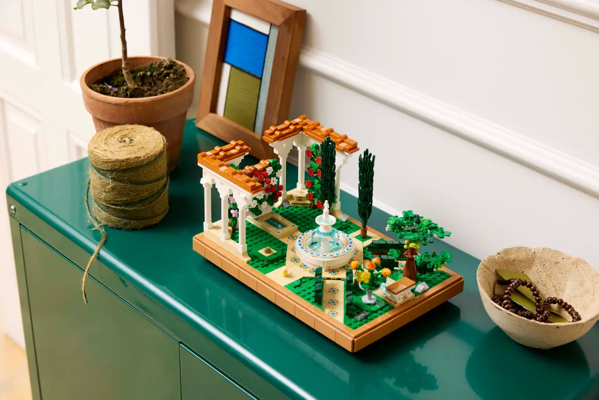 Lego Icons Fountain Garden - 10359 - Image 10