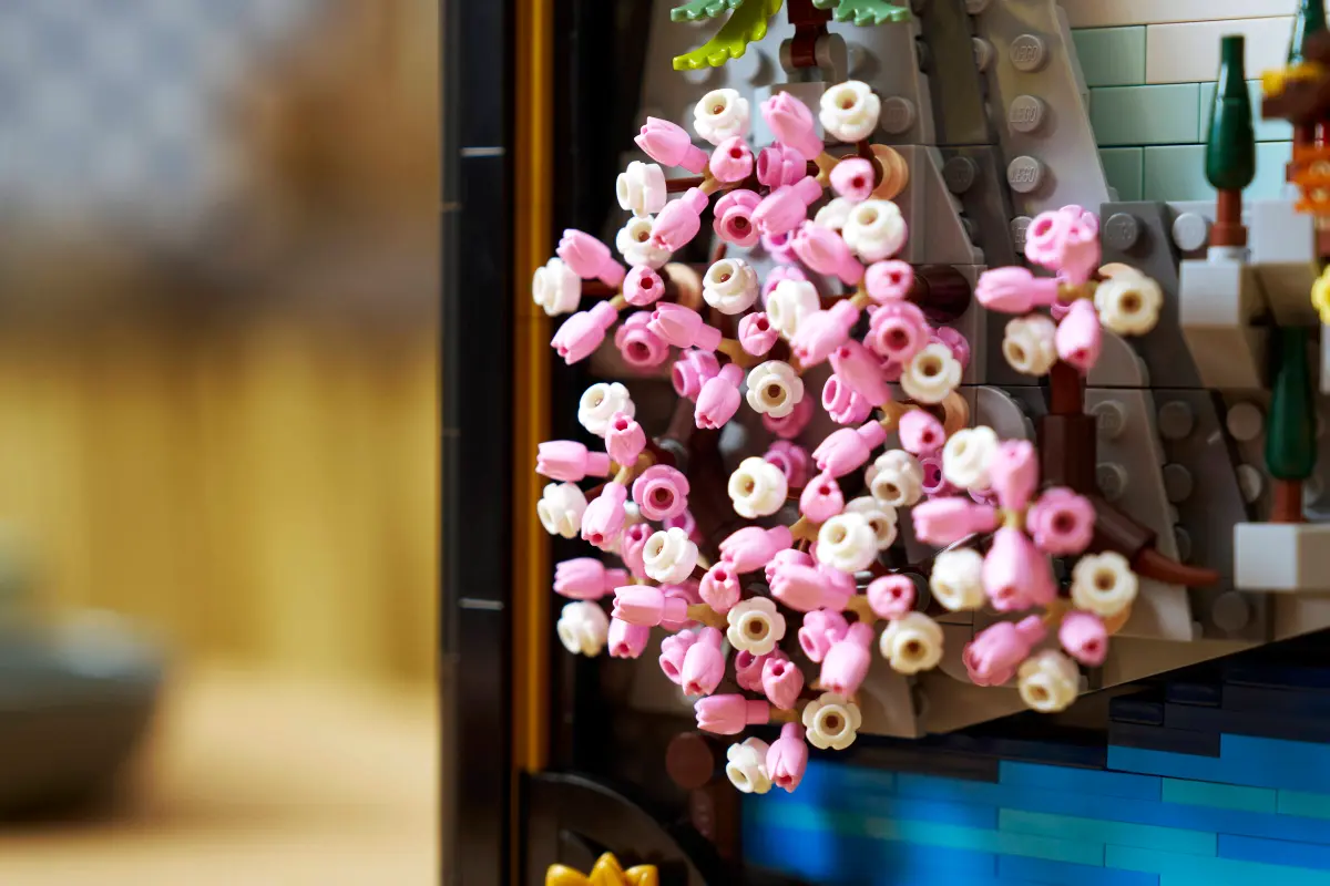 Lego Art Japanese Cherry Blossom Landscape - 31218 - Image 10