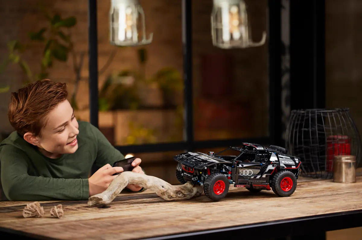Lego Technic Audi RS Q e-tron - 42160 - Image 6