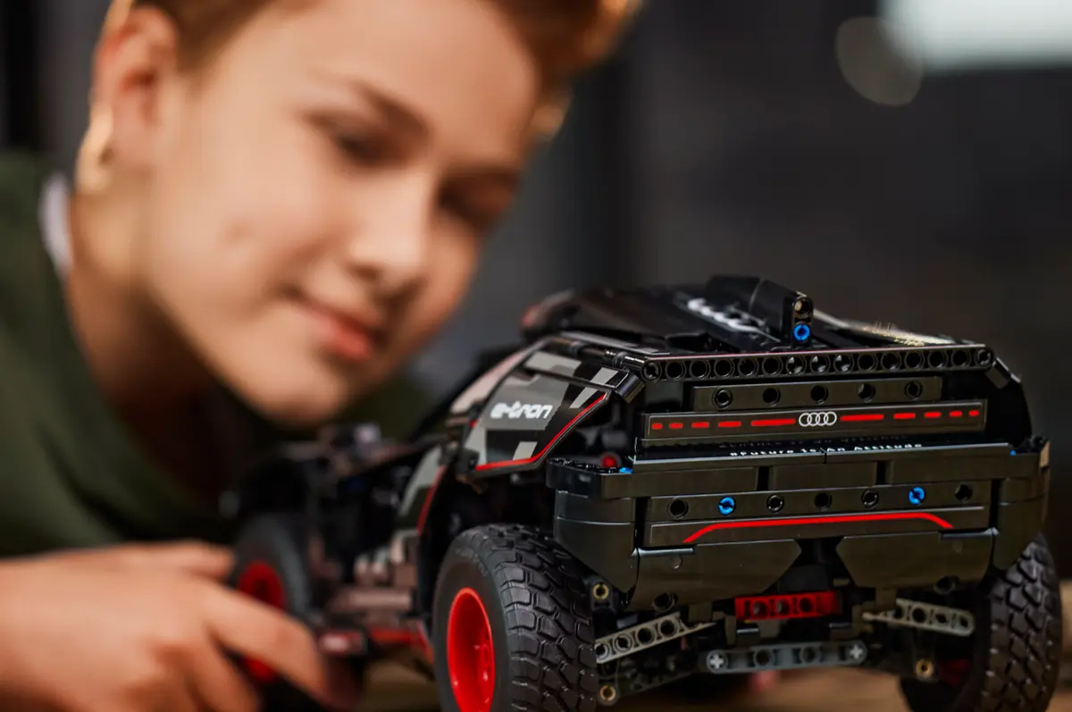 Lego Technic Audi RS Q e-tron - 42160 - Image 7
