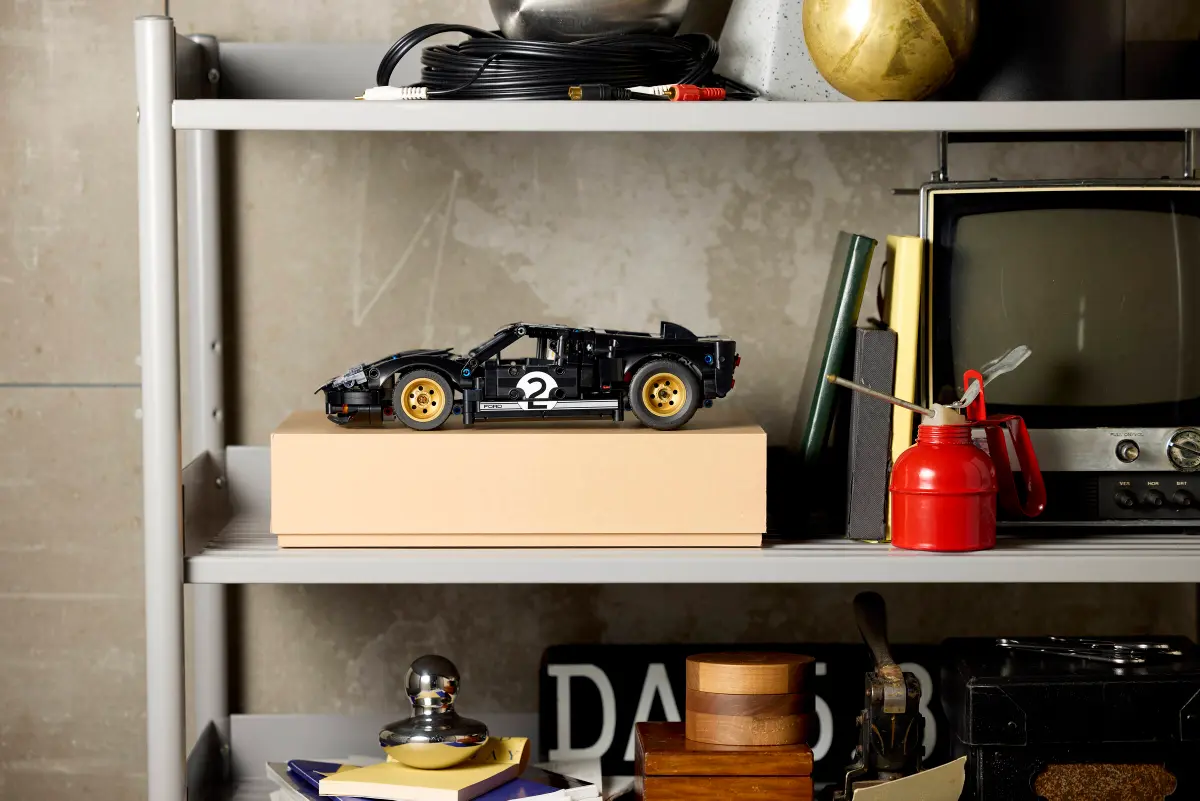 Lego Technic 1966 Ford GT40 MKII Race Car - 42223 - Image 10