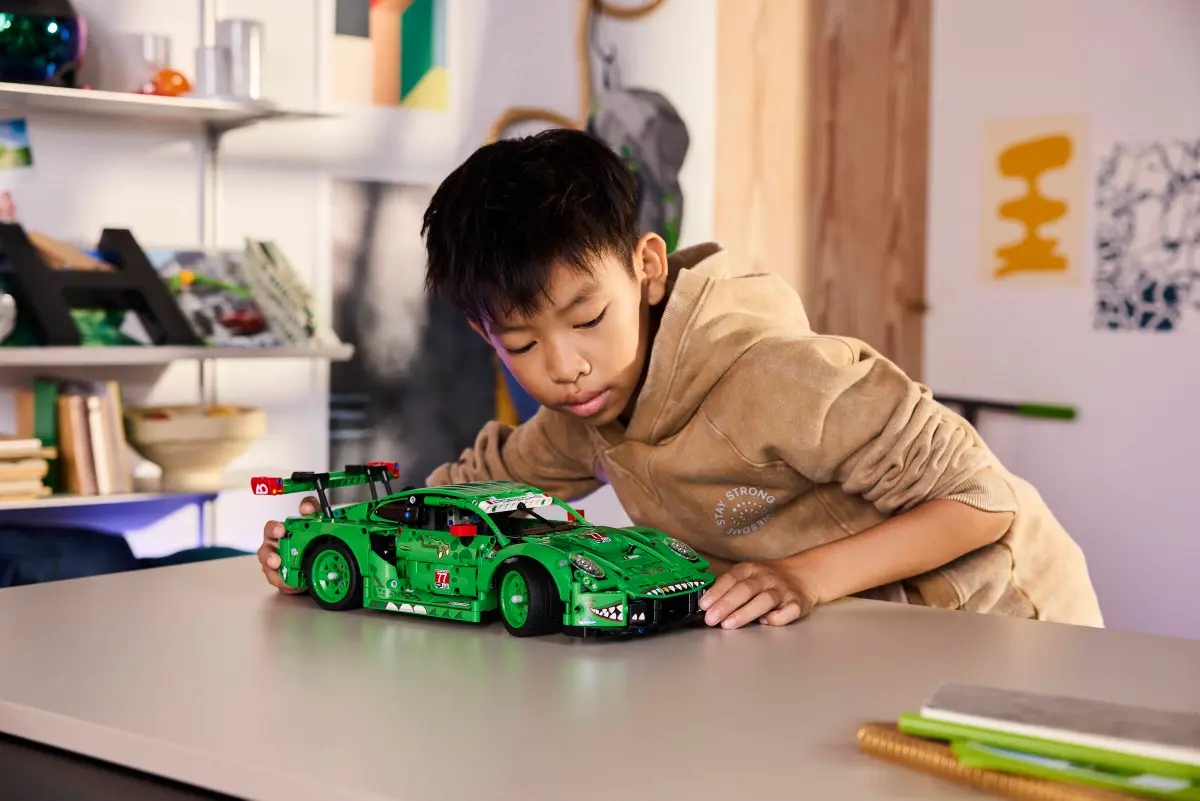 Lego Technic Porsche 911 GT3 R REXY AO Racing Car - 42224 - Image 7