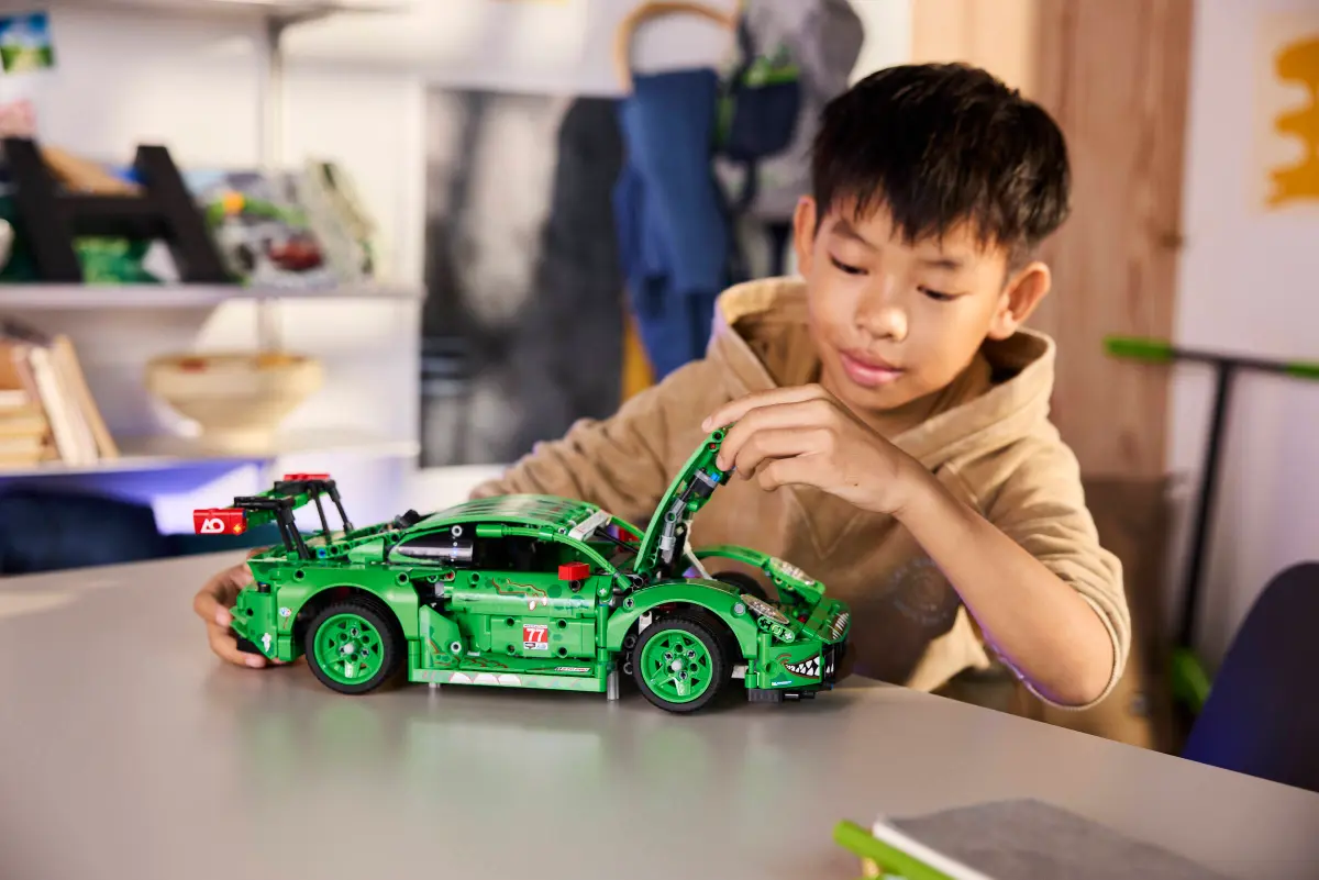 Lego Technic Porsche 911 GT3 R REXY AO Racing Car - 42224 - Image 8