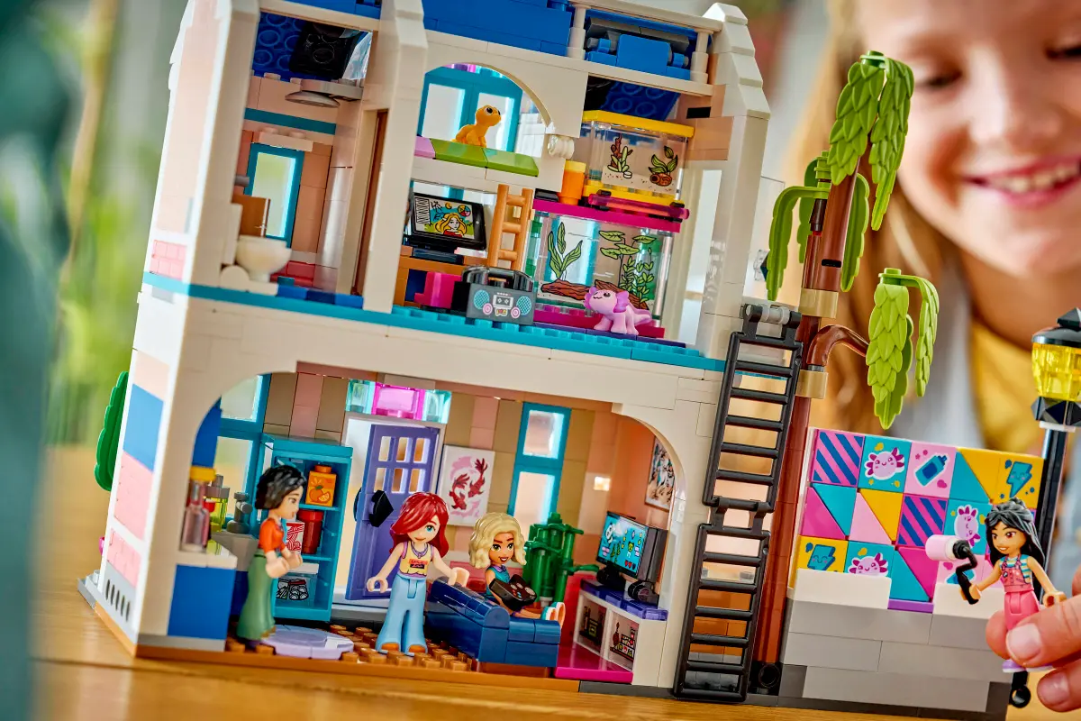 Lego Friends Liann's Family House - 42687 - Image 10