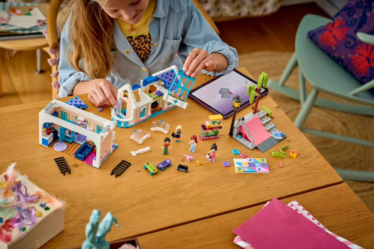 Lego Friends Liann's Family House - 42687 - Image 12