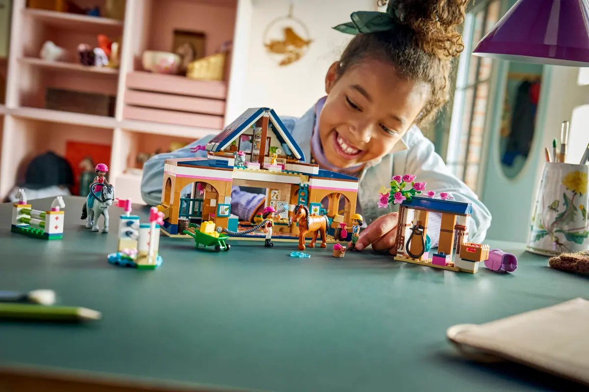 Lego Friends Horse Stable and Riding Academy - 42688 - Image 8