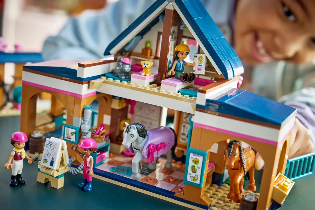Lego Friends Horse Stable and Riding Academy - 42688 - Image 9