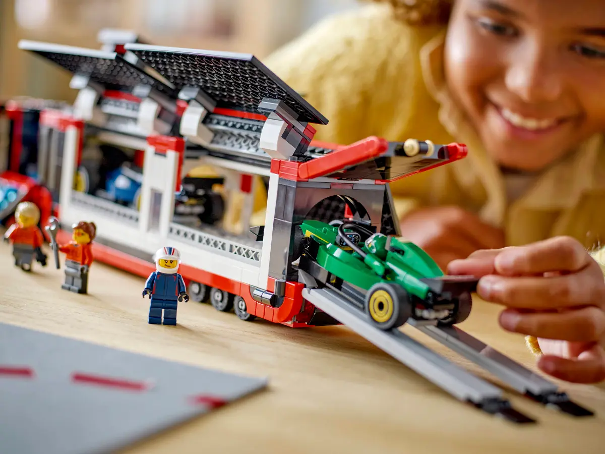 Lego City F1® Truck with RB20 & AMR24 F1® Cars - 60445 - Image 9