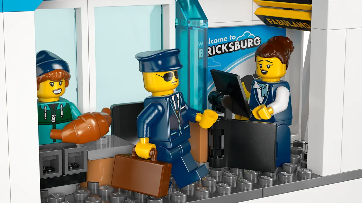 Lego City Airport with Airplane - 60502 - Image 6