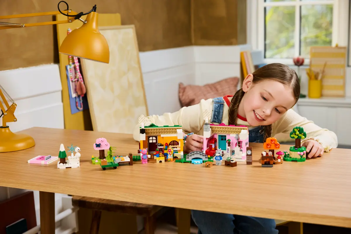 Lego Animal Crossing™ Creative Houses: Seasons of Fun - 77057 - Image 9